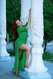 Toma, long green dress <a href='/?p=albums&gallery=outdoor&image=9077765580'>☰</a>